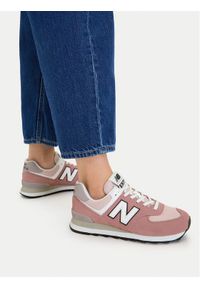 New Balance Sneakersy U5747SG Różowy. Kolor: różowy. Materiał: skóra, zamsz #1