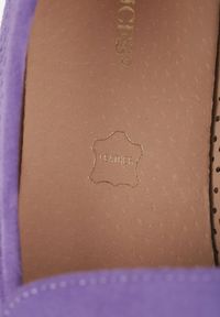 Renee - Fioletowe Mokasyny Vices z Perforacją z Wkładką ze Skóry Naturalnej Felithria. Okazja: na co dzień. Kolor: fioletowy. Materiał: skóra. Wzór: aplikacja. Obcas: na obcasie. Styl: casual, klasyczny, elegancki. Wysokość obcasa: niski #9