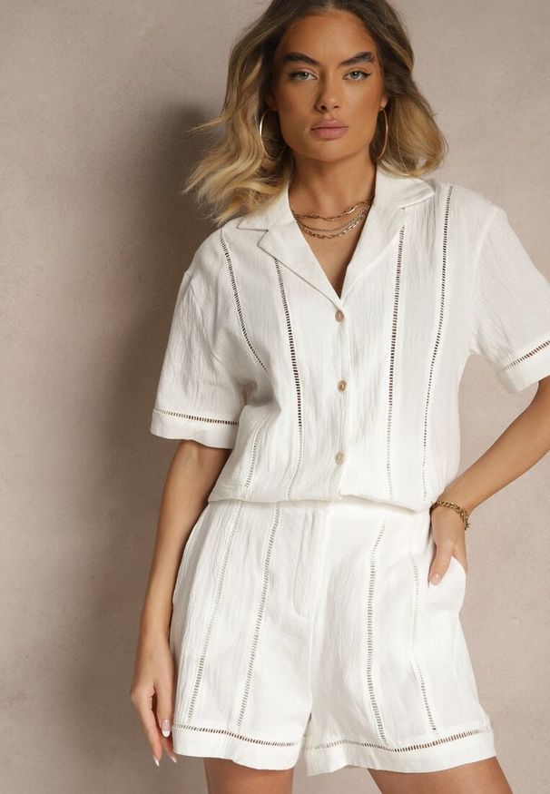 Renee - Białe Szorty z Bawełny High Waist Ozdobione Geometrycznym Wzorem Galessira. Okazja: na co dzień, na imprezę. Stan: podwyższony. Kolor: biały. Materiał: bawełna. Wzór: geometria, aplikacja. Sezon: lato. Styl: casual, elegancki