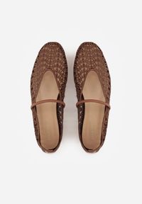 Renee - Brązowe Balerinki Mary Jane z Ażurową Cholewką Imitującą Plecionkę Timina. Zapięcie: bez zapięcia. Kolor: brązowy. Szerokość cholewki: normalna. Wzór: ażurowy. Sezon: wiosna. Styl: boho #9