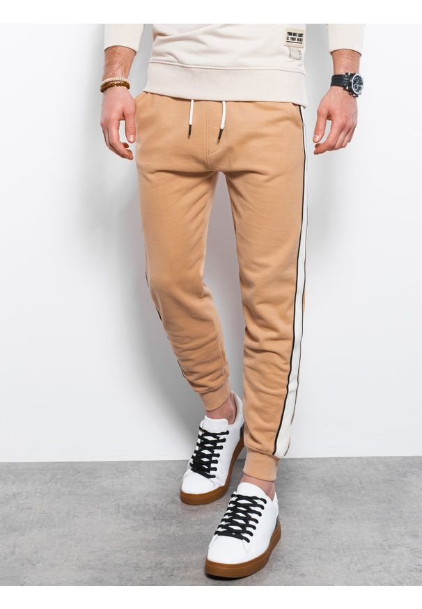 Ombre Clothing - Spodnie męskie dresowe joggery P947 - jasnobrązowe - XXL. Okazja: na co dzień. Kolor: brązowy. Materiał: dresówka. Styl: casual