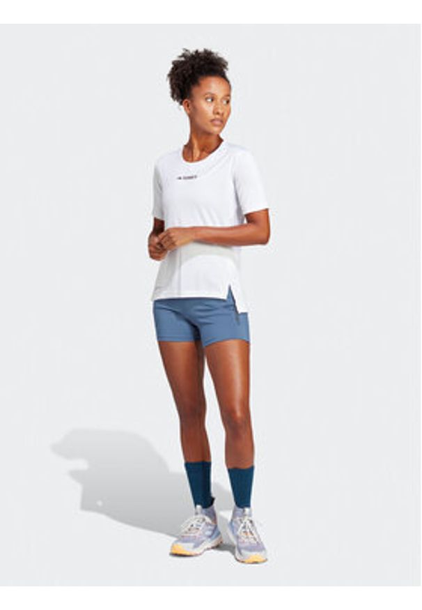 Adidas - adidas Koszulka techniczna Terrex Multi T-Shirt HM4040 Biały Regular Fit. Kolor: biały. Materiał: syntetyk