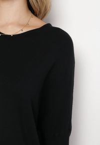 Born2be - Czarny Klasyczny Sweter z Rękawami Typu Nietoperz i Ściągaczami Olegaria. Kolor: czarny. Styl: klasyczny #4