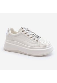 Skórzane Sneakersy Damskie Na Platformie GOE NN2N4033 Białe. Zapięcie: sznurówki. Kolor: biały. Materiał: skóra. Szerokość cholewki: normalna. Obcas: na platformie #5