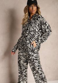 Renee - Czarny Komplet z Dodatkiem Wiskozy Spodnie z Gumką w Talii Koszula z Rękawami z Regulacją Iviria. Kolor: czarny. Materiał: wiskoza