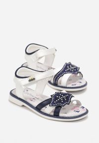 Born2be - Biało-Granatowe Sandały ze Skórzaną Wkładką i Wstawką z Cyrkoniami Baretria. Kolor: biały. Materiał: skóra