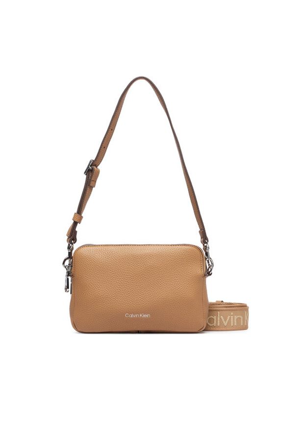 Calvin Klein Torebka Webbing 2X Strap Camera Bag LV04F3656G Beżowy. Kolor: beżowy. Materiał: skórzane