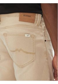 Mustang Szorty jeansowe Chicago Z 1016351 Beżowy Slim Fit. Kolor: beżowy. Materiał: bawełna