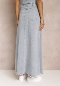 Renee - Jasnoniebieska Postrzępiona Spódnica Maxi z Jeansu z Rozcięciem Feedi. Stan: podwyższony. Kolor: niebieski. Materiał: jeans #3