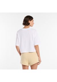 Koszulka damska New Balance WT61V5OPWT – biała. Kolor: biały. Materiał: materiał, bawełna. Długość: krótkie. Wzór: napisy #4