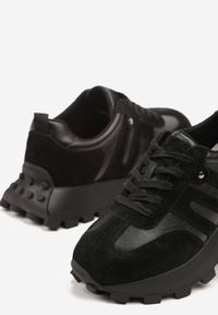 Renee - Czarne Sneakersy ze Skóry Naturalnej Ozdobione Geometrycznym Wzorem Melassea. Okazja: na co dzień. Kolor: czarny. Materiał: skóra. Wzór: aplikacja, geometria #3