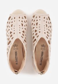 Born2be - Beżowe Ażurowe Botki Peep Toe na Słupku ze Skórzaną Wkładką Cezelle. Okazja: na co dzień. Nosek buta: otwarty. Kolor: beżowy. Materiał: skóra. Wzór: ażurowy. Obcas: na słupku. Styl: casual #8