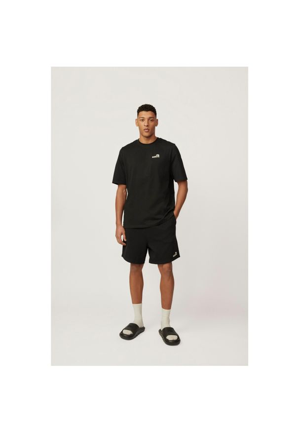 Szorty Kubota czarne męskie. Kolor: czarny. Materiał: dresówka, materiał. Długość: krótkie. Sezon: lato