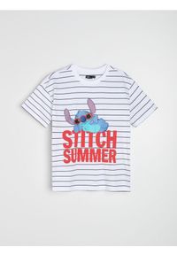 Sinsay - Bawełniana koszulka z nadrukiem Stitch - wielobarwny. Materiał: bawełna. Wzór: nadruk #1