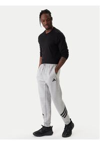 Adidas - adidas Spodnie dresowe Future Icons 3-Stripes JD4867 Szary Regular Fit. Kolor: szary. Materiał: bawełna #3