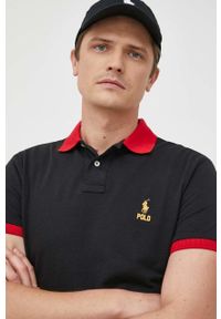 Polo Ralph Lauren polo bawełniane kolor czarny gładki. Typ kołnierza: polo. Kolor: czarny. Materiał: bawełna. Długość: krótkie. Wzór: gładki #1