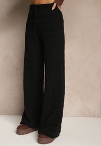 Renee - Czarne Spodnie Wide Leg z Dzianiny z Dodatkiem Wełny i Wiskozy Tiesania. Okazja: na co dzień. Stan: podwyższony. Kolor: czarny. Materiał: dzianina, wełna, wiskoza. Styl: casual #2