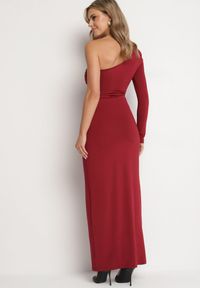 Born2be - Bordowa Kopertowa Sukienka Maxi na Jedno Ramię z Marszczeniami Analaura. Okazja: na imprezę. Kolor: czerwony. Materiał: wiskoza. Typ sukienki: kopertowe. Styl: elegancki. Długość: maxi #4