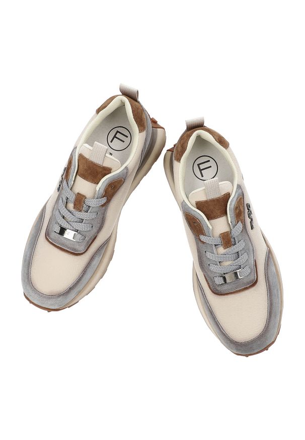 Sneakersy damskie Filippo, skóra naturalna zamszowe wstawki sznurowany fason gruba amortyzująca podeszwa okrągły nosek, niebieskie, DP7754/26. Okazja: na spacer, na co dzień. Nosek buta: okrągły. Zapięcie: sznurówki. Kolor: beżowy. Materiał: zamsz, skóra. Szerokość cholewki: normalna. Styl: elegancki, casual, klasyczny