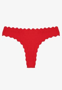 Renee - Czerwone Prążkowane Majtki Stringi z Bawełny Ilweda. Kolor: czerwony. Materiał: bawełna, prążkowany #2