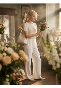 Sinsay - Swetrowa bluzka z ażurowym wzorem i domieszką lnu - kremowy. Kolor: kremowy. Materiał: len. Wzór: ażurowy