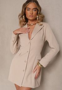 Renee - Beżowa Marynarkowa Sukienka z Wiskozą o Taliowanym Kroju z Ozdobnymi Guzikami Boniyana. Kolor: beżowy. Materiał: wiskoza