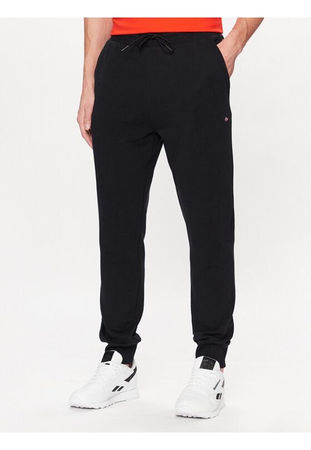 Napapijri Spodnie dresowe Malis Sum NP0A4H8C Czarny Regular Fit. Kolor: czarny. Materiał: bawełna