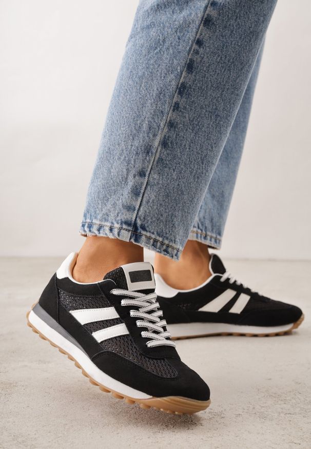 Born2be - Czarne Casualowe Sneakersy z Siateczkowymi Wstawkami Kassadina. Okazja: na co dzień. Kolor: czarny. Materiał: jeans