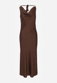 Renee - Brązowa Sukienka Slip Dress z Dekoltem Woda i Wiązaniem z Tyłu Atintina. Typ kołnierza: dekolt woda. Kolor: brązowy. Długość rękawa: na ramiączkach. Styl: elegancki #2