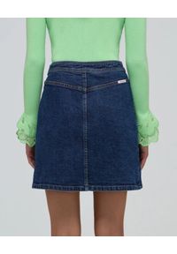 SELF PORTRAIT - Jeansowa spódnica mini. Kolor: niebieski. Materiał: jeans. Wzór: aplikacja #4