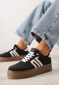 Renee - Czarne Sneakersy w Stylu Klasycznych Tenisówek na Grubej Podeszwie Yenoinne. Kolor: czarny #1