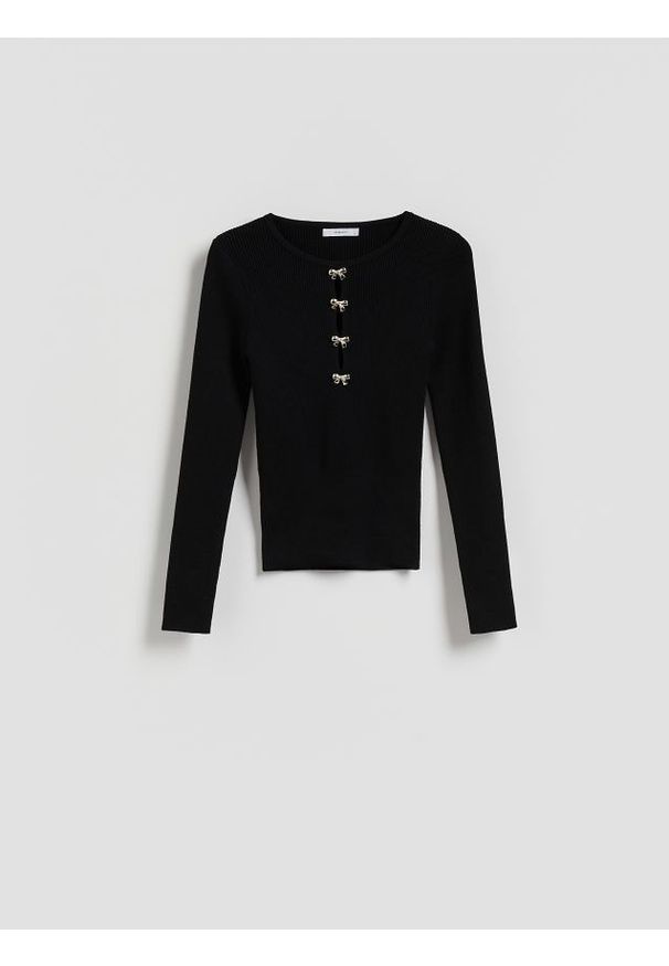 Reserved - Bluzka z ozdobną aplikacją - czarny. Kolor: czarny. Materiał: dzianina, prążkowany, wiskoza. Wzór: aplikacja