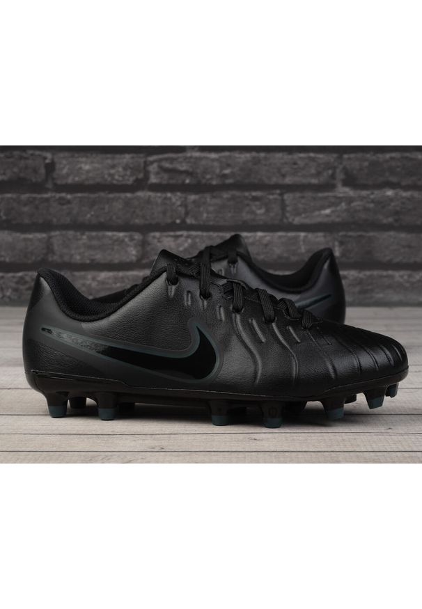 Buty piłkarskie korki Nike JR LEGEND 10 CLUB FG/MG. Kolor: czarny. Sport: piłka nożna