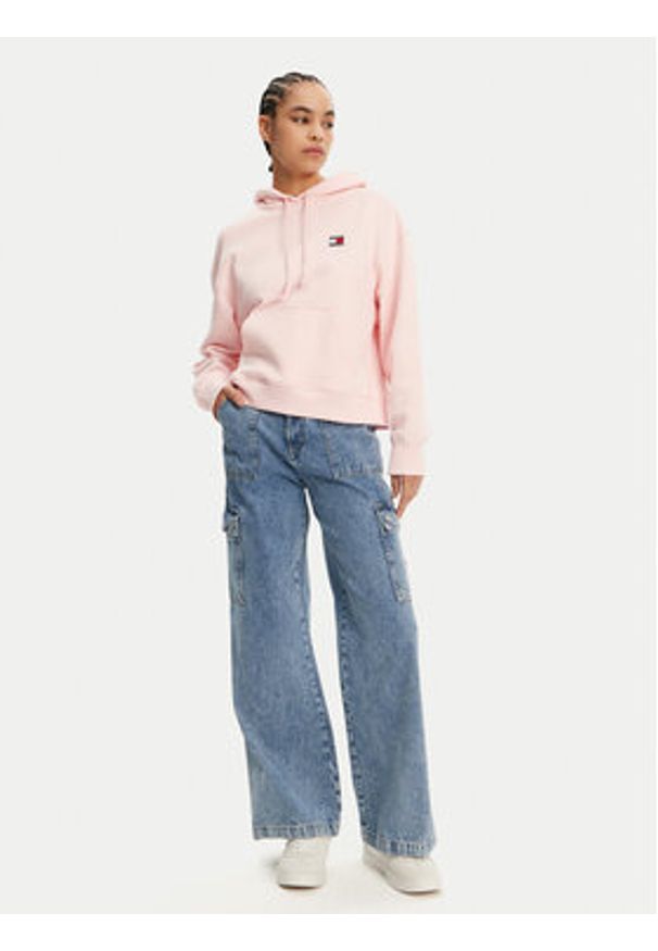 Tommy Jeans Bluza Badge DW0DW19414 Różowy Boxy Fit. Kolor: różowy. Materiał: bawełna