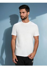 Sinsay - Koszulka basic - biały. Kolor: biały. Materiał: bawełna