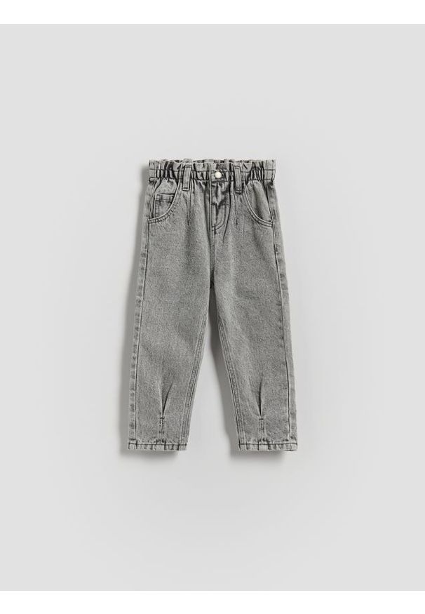 Reserved - Jeansy baggy - jasnoszary. Kolor: szary. Materiał: jeans