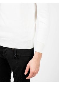 Xagon Man Sweter "C-neck" | A22081 & ELV19 | Mężczyzna | Kremowy. Okazja: na co dzień. Kolor: kremowy. Materiał: akryl, wełna, poliester, nylon. Styl: casual #5