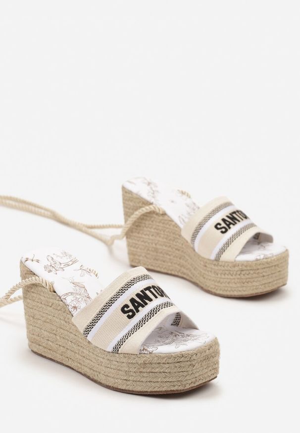 Renee - Beżowe Sandały na Plecionym Koturnie z Platformą z Ozdobnym Napisem i Wiązaniem Afariana. Zapięcie: pasek. Kolor: beżowy. Wzór: napisy. Obcas: na koturnie