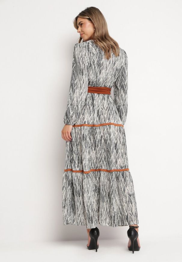 Born2be - Szara Sukienka z Gumką w Pasie Hosse. Okazja: na spacer, na randkę. Kolor: szary. Materiał: tkanina, materiał. Długość rękawa: długi rękaw. Typ sukienki: rozkloszowane. Długość: maxi