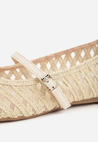 Renee - Jasnobeżowe Balerinki z Ażurowym Wzorem i Paskiem Astethera. Okazja: na co dzień. Zapięcie: pasek. Kolor: beżowy. Materiał: jeans. Wzór: ażurowy. Styl: casual, elegancki #9