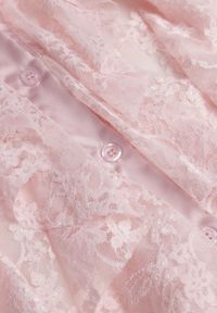 Renee - Różowa Wiskozowa Koronkowa Koszula z Bawełną i Falbanami Oraeno. Kolor: różowy. Materiał: wiskoza, bawełna, koronka #6