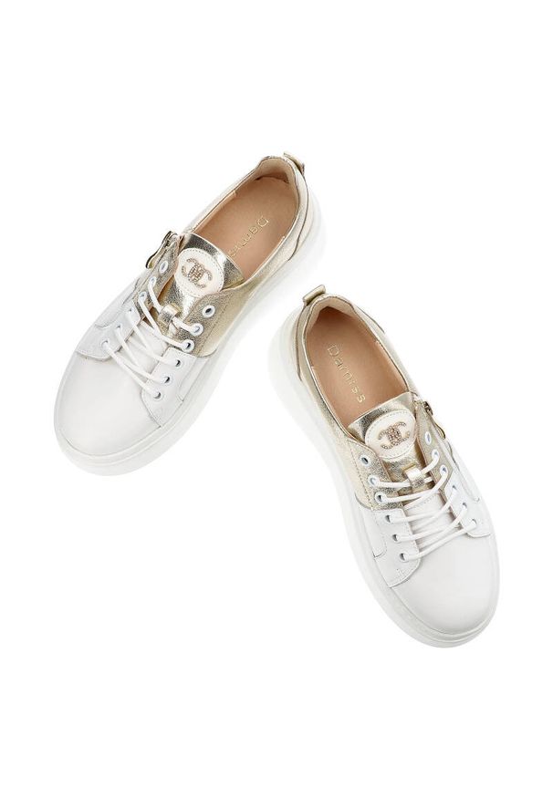 DAMISS - Białe Sneakersy Damiss Damskie Obuwie Ze Skóry Naturalnej. Kolor: biały. Materiał: skóra