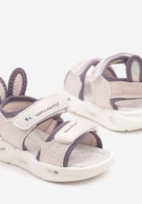 Born2be - Ciemnofioletowe Sportowe Sandały ze Skórzaną Wkładką Zdobione Motywem Królika i Podeszwą LED Rosariela. Okazja: na imprezę, na uczelnię, na urodziny. Zapięcie: rzepy. Kolor: fioletowy. Materiał: skóra. Wzór: aplikacja. Styl: sportowy #3