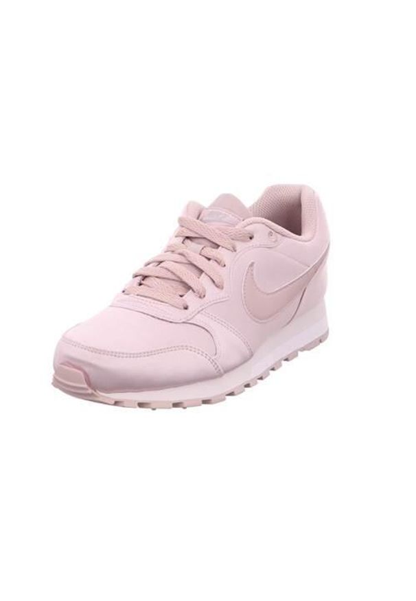 Buty do chodzenia damskie Nike MD Runner 2. Zapięcie: sznurówki. Kolor: różowy. Materiał: syntetyk, tkanina, materiał. Szerokość cholewki: normalna. Model: Nike MD Runner. Sport: turystyka piesza