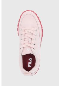 Fila Buty zamszowe kolor różowy na platformie. Nosek buta: okrągły. Zapięcie: sznurówki. Kolor: różowy. Materiał: zamsz. Obcas: na platformie #4