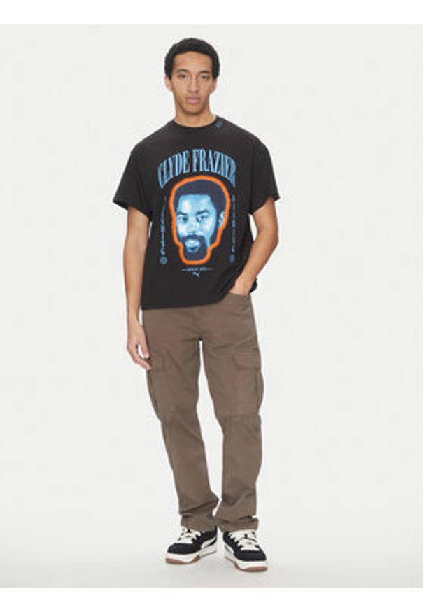 Puma T-Shirt Clyde Forever 630473 Czarny Regular Fit. Kolor: czarny. Materiał: bawełna
