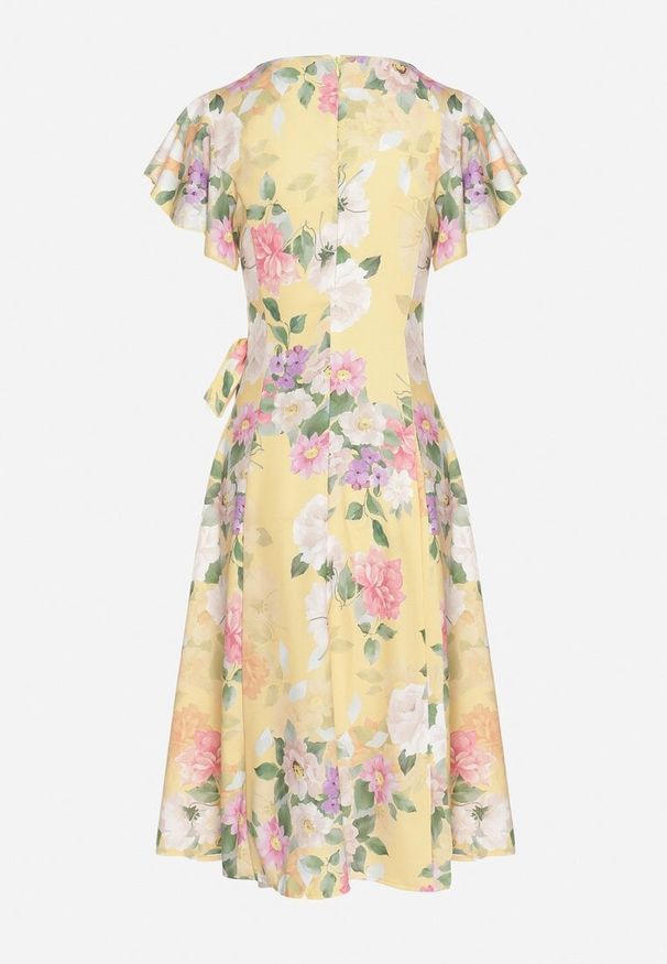 Born2be - Żółta Kwiatowa Sukienka z Kopertowym Dekoltem Atorina. Okazja: na spotkanie biznesowe, do pracy, na co dzień. Typ kołnierza: dekolt kopertowy. Kolor: żółty. Wzór: kwiaty. Typ sukienki: kopertowe. Styl: casual, biznesowy