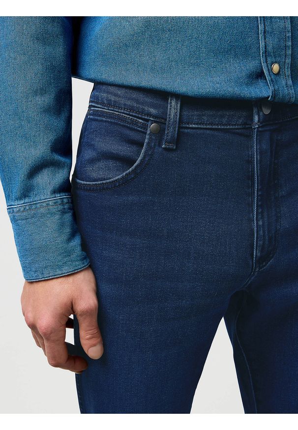 Wrangler - MĘSKIE SPODNIE WRANGLER LARSTON NOMAD 112372421