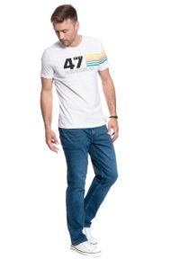 Wrangler - WRANGLER SS RAINBOW TEE OFF WHITE W7F1FK737. Kolor: biały #5