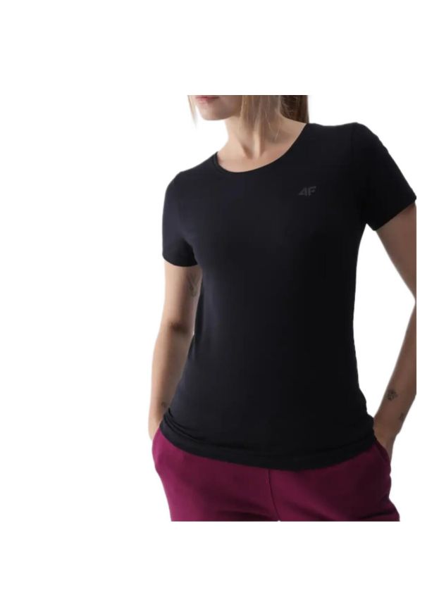 4f - Koszulka Damska 4F. Kolor: czarny